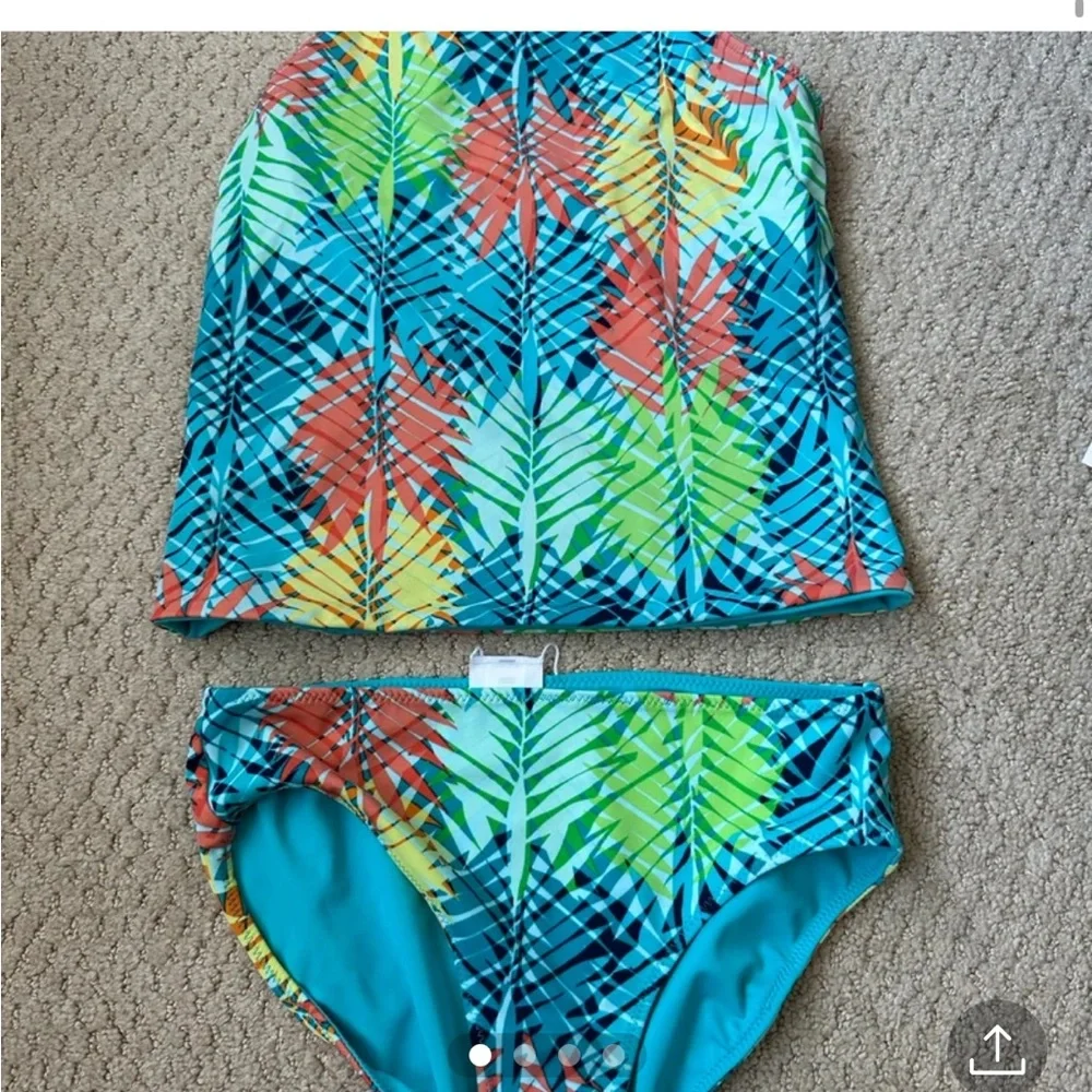 Reversible tankini - Picture 1 of 4